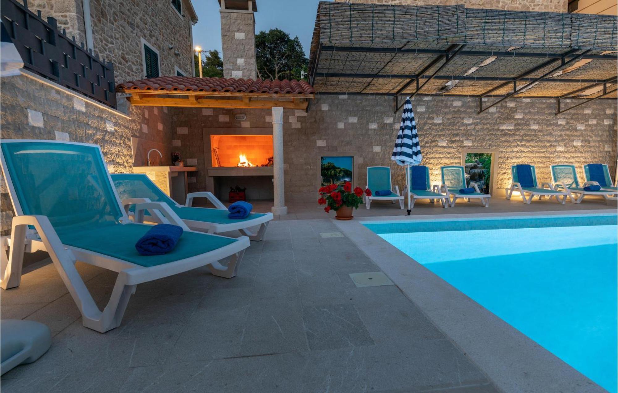 Lovely Home In Klek With House A Panoramic View Bagian luar foto