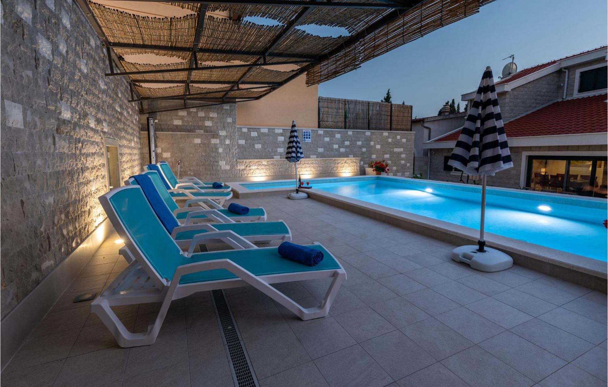 Lovely Home In Klek With House A Panoramic View Bagian luar foto
