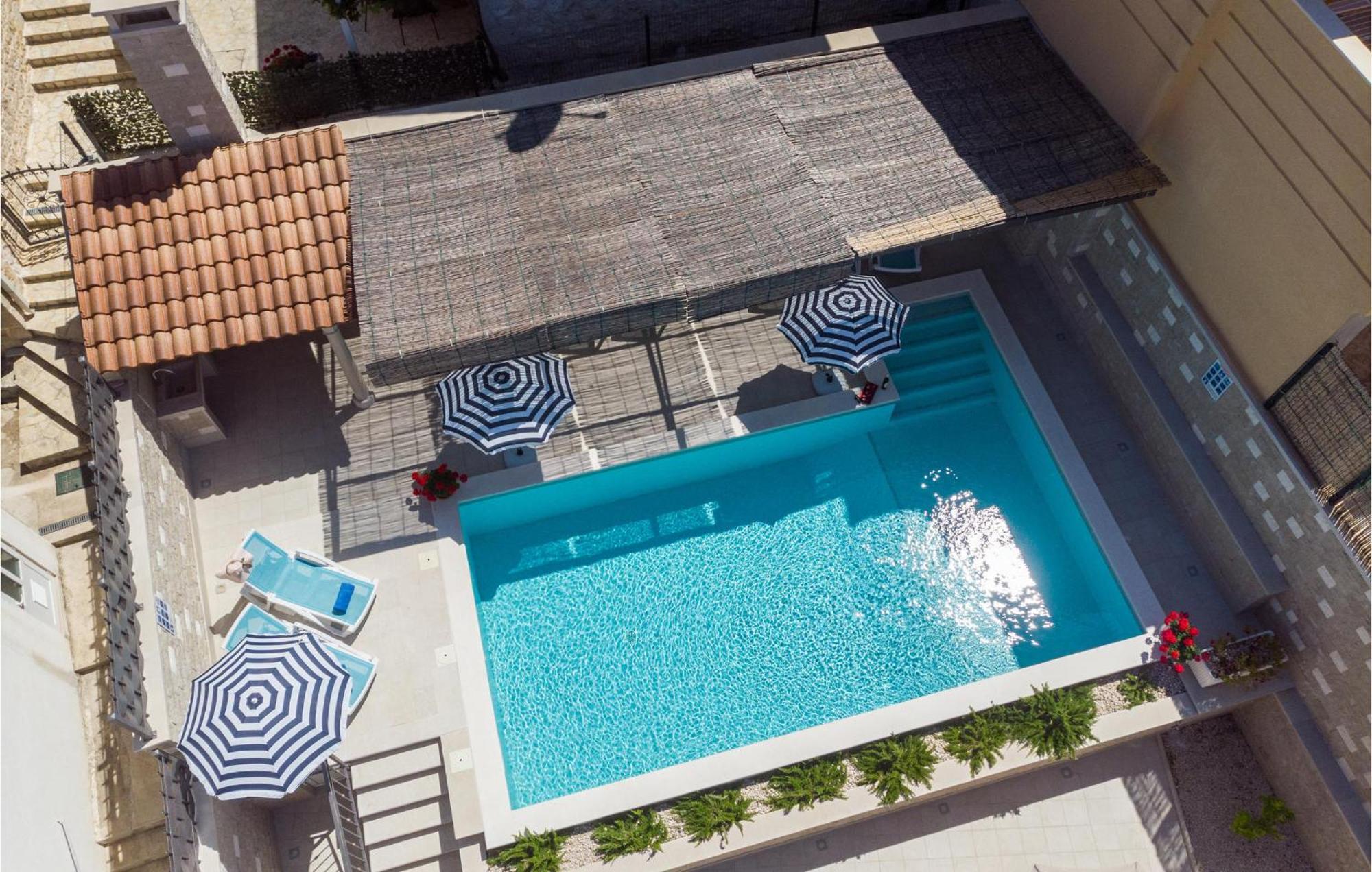 Lovely Home In Klek With House A Panoramic View Bagian luar foto