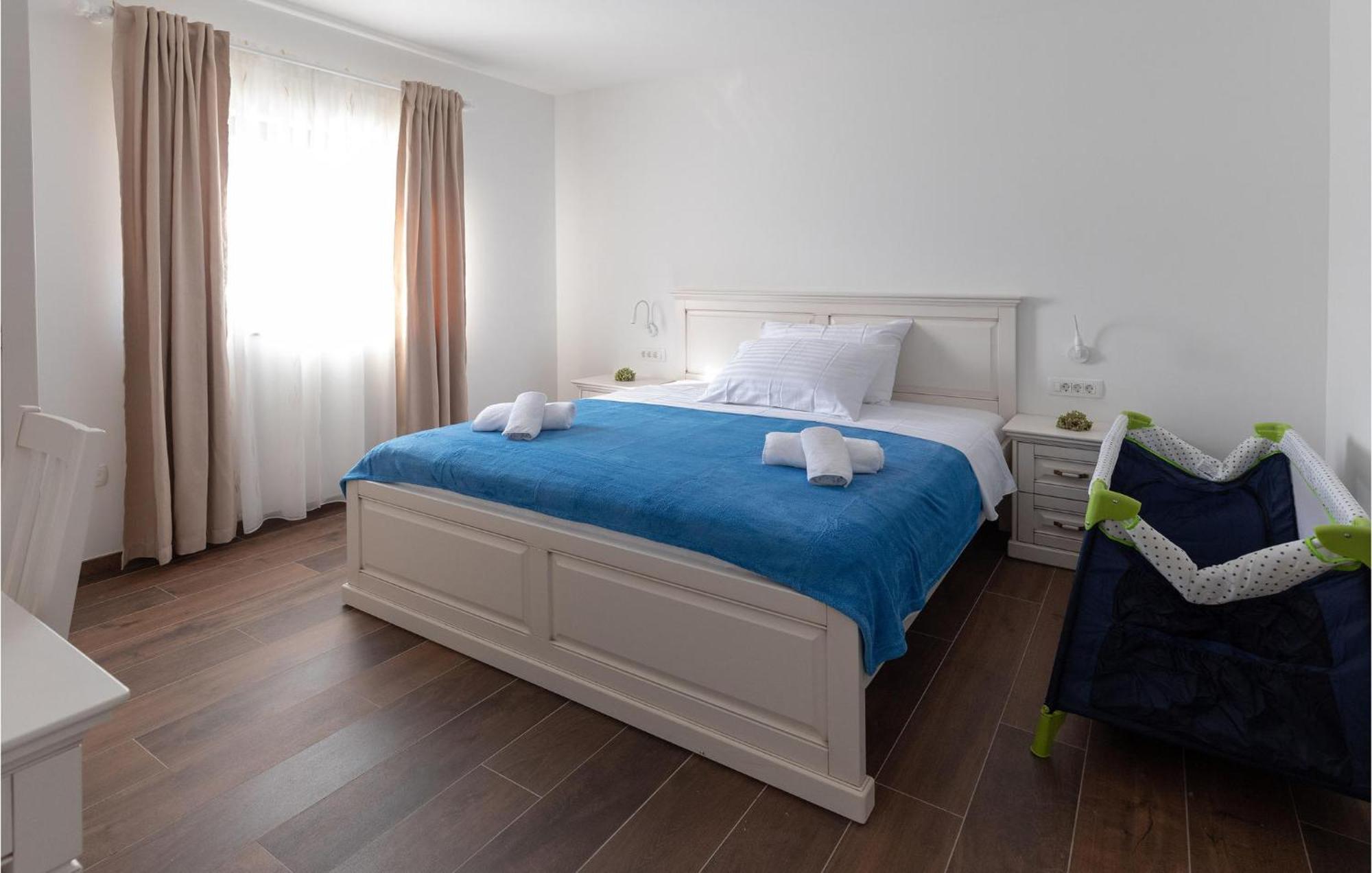 Lovely Home In Klek With House A Panoramic View Bagian luar foto